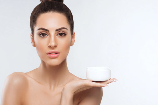 Understanding-the-Differences-and-Benefits-of-Retinol-and-Retinoids OXW Beauty